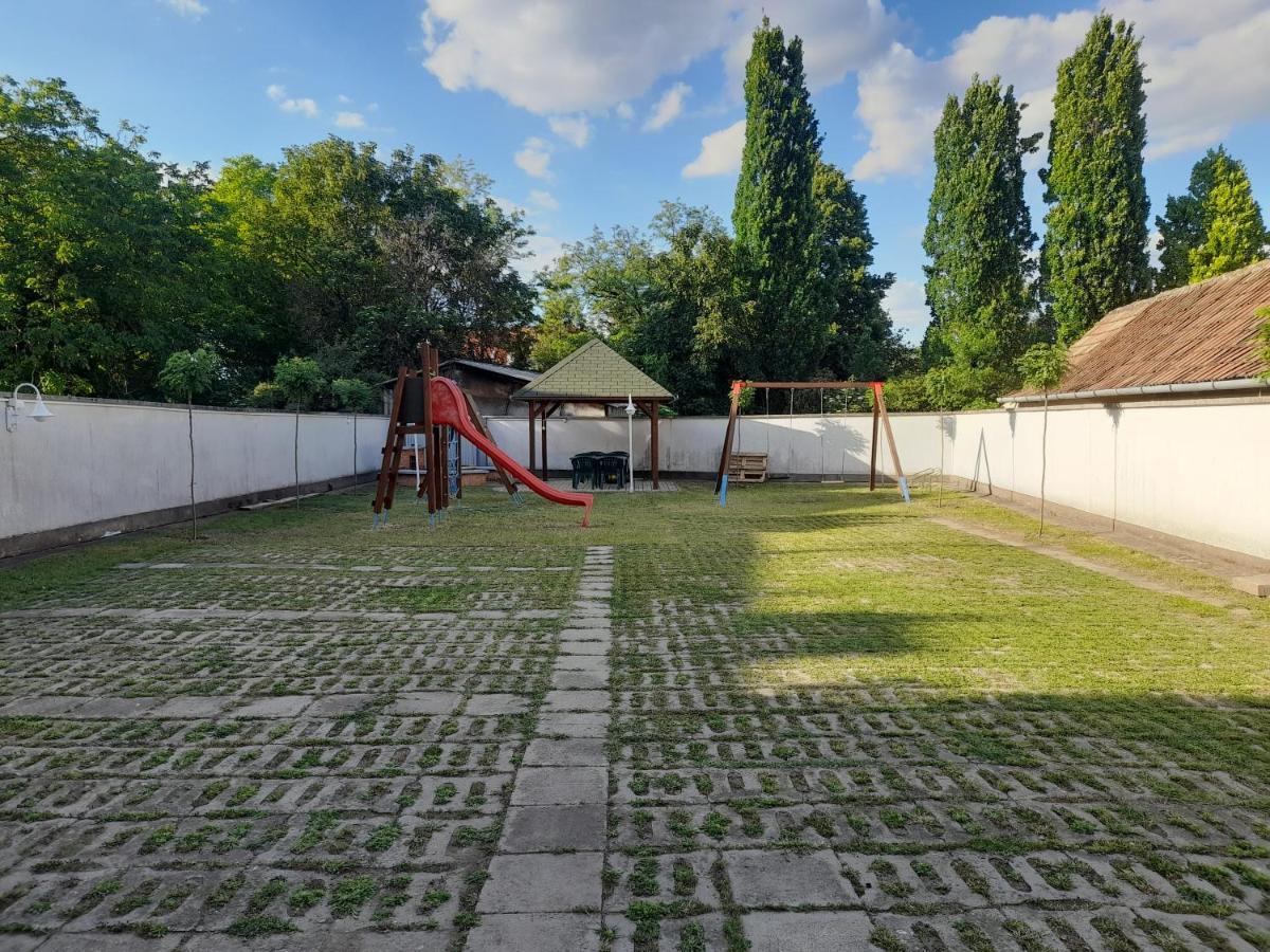 Nimrod Vendeghaz Hotel Hajduszoboszlo Exterior photo
