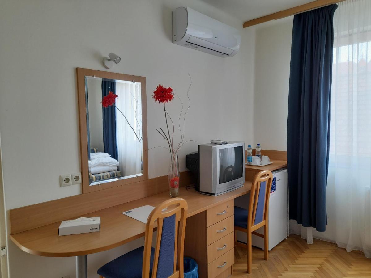Nimrod Vendeghaz Hotel Hajduszoboszlo Exterior photo
