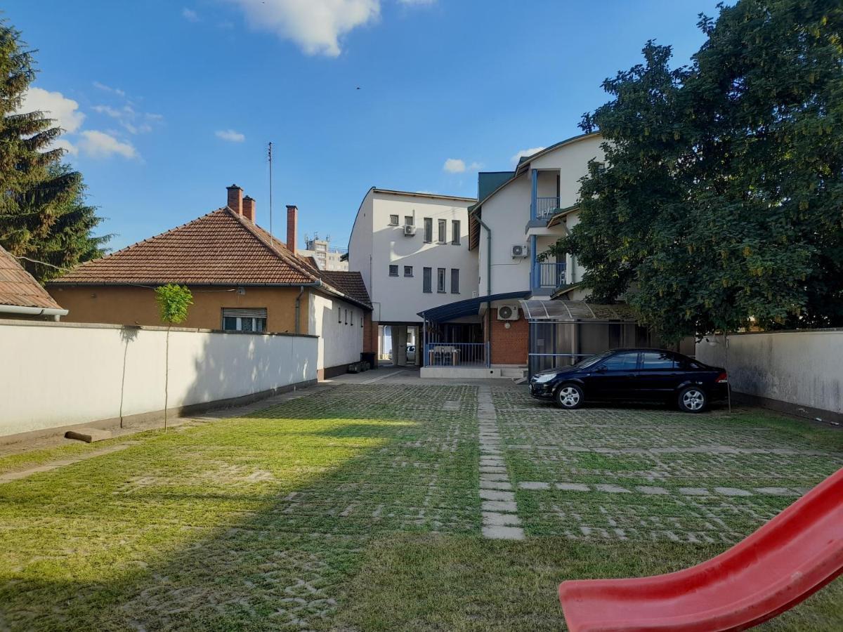 Nimrod Vendeghaz Hotel Hajduszoboszlo Exterior photo
