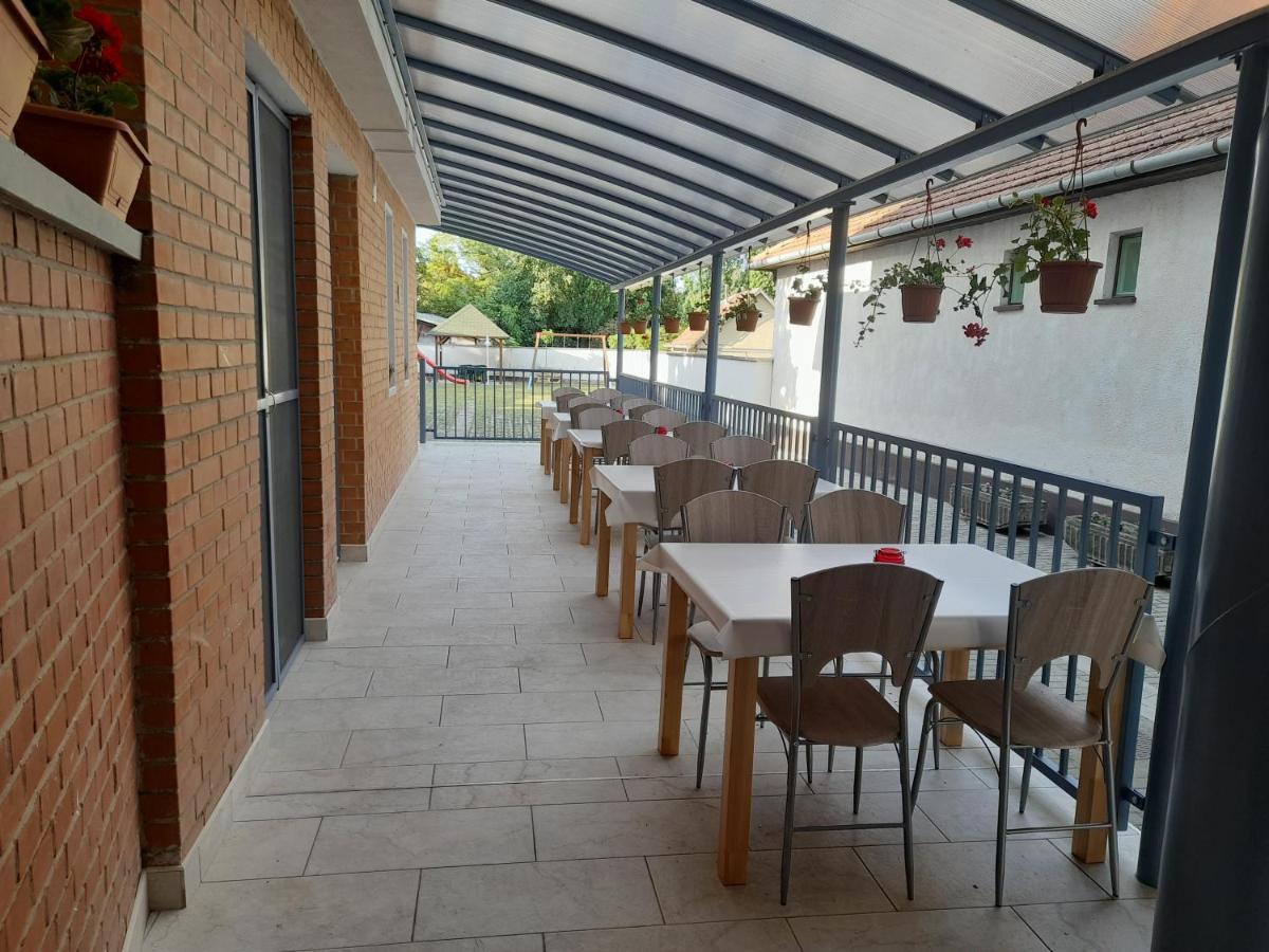 Nimrod Vendeghaz Hotel Hajduszoboszlo Exterior photo