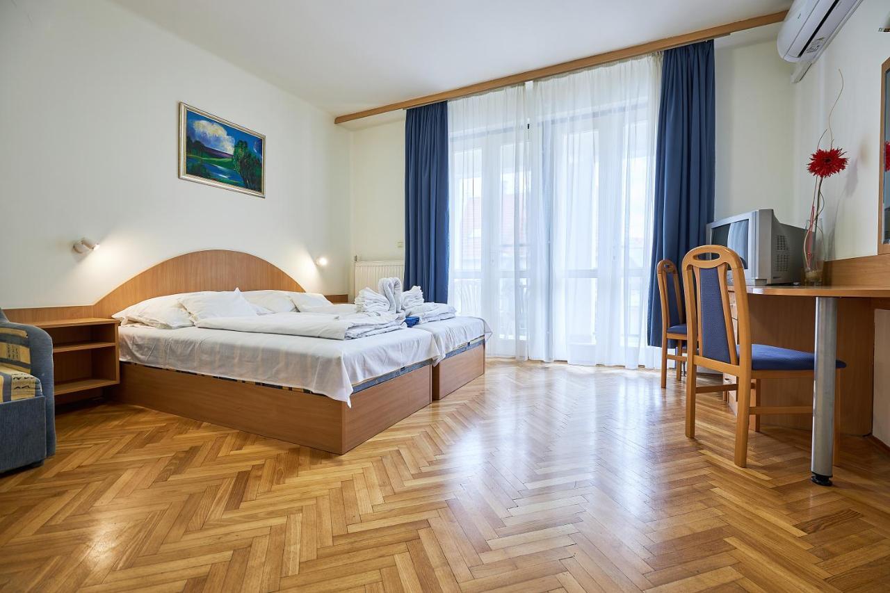 Nimrod Vendeghaz Hotel Hajduszoboszlo Exterior photo
